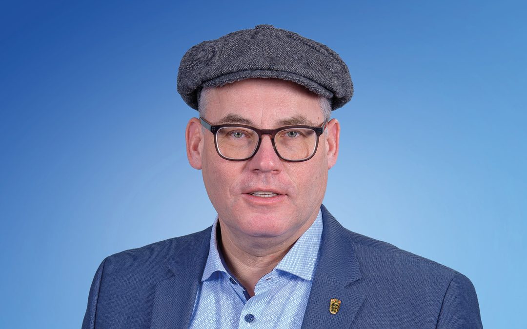 Zumeldung "Fu&szlig;ballerische Prominenz ersetzt keine theologische Kompetenz"